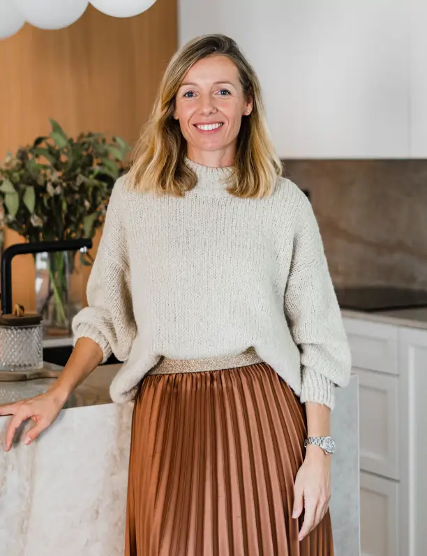 Mónica Diago, arquitecta, sobre decorar la mesa del comedor sin recargar el espacio