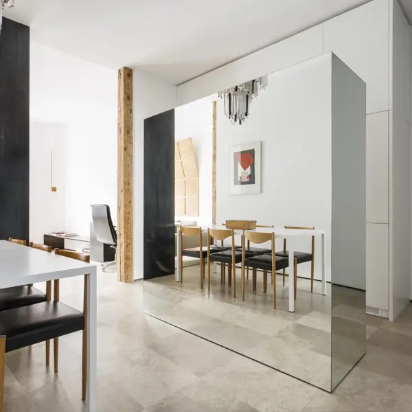 Ni abiertas, ni cerradas: cómo integrar la cocina al salón pero delimitando el espacio